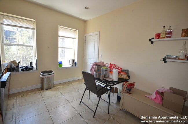 193 Boylston St, Unit 2 in Boston, MA - Building Photo - Building Photo