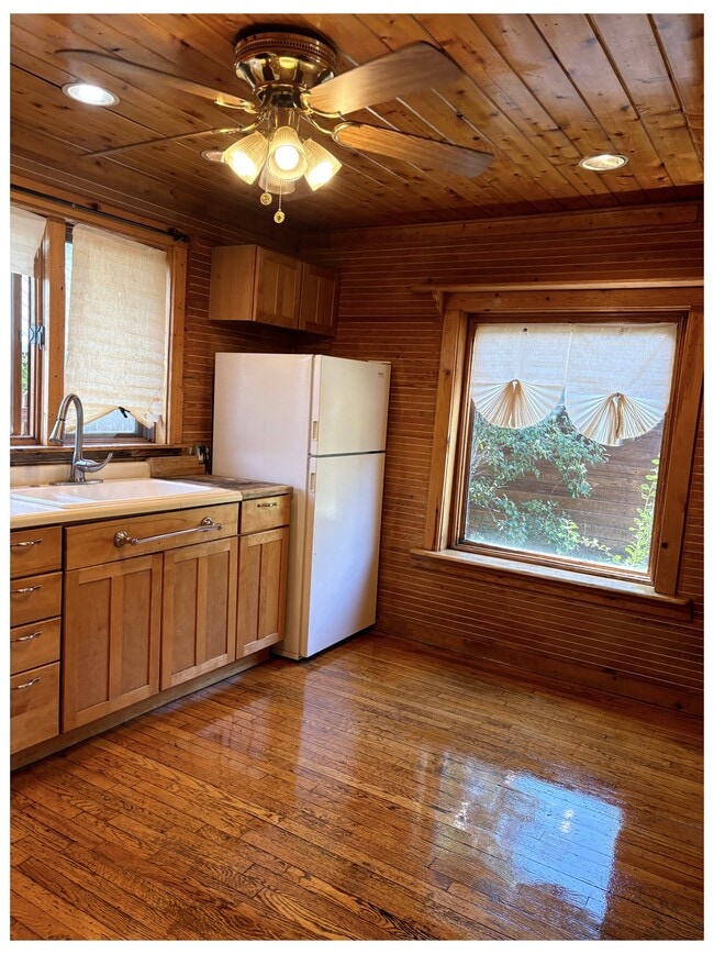 property at 416 S Leroux St