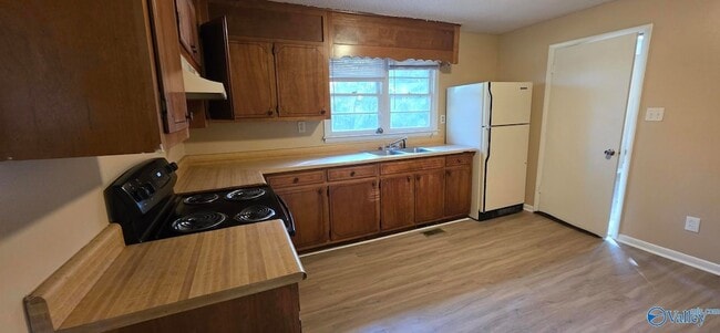 2108 Hill St NW in Huntsville, AL - Foto de edificio - Building Photo