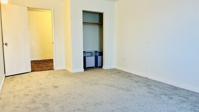 8709 Shone Ave SW in Albuquerque, NM - Building Photo - Building Photo