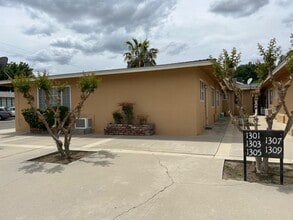 1301 19th Ave in Kingsburg, CA - Building Photo - Building Photo