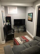 30 Royal West Dr in Brampton, ON - Building Photo - Building Photo