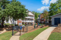 Flats on Maple Street in Atlanta, GA - Building Photo - Building Photo