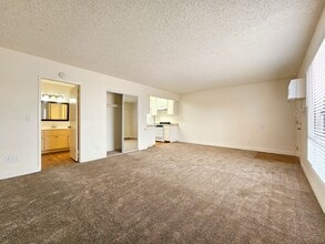 Vista Bella Apartment Homes in El Cajon, CA - Foto de edificio - Interior Photo