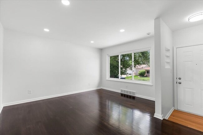 21374 Ithaca Ave in Ferndale, MI - Building Photo - Building Photo