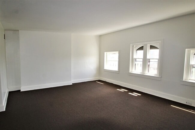 property at 1621 Park Ave