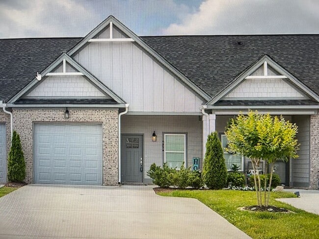 property at 638 NE Bellingham Dr