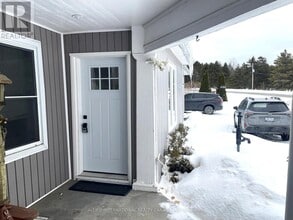 150 Tamblyn Rd in Clarington, ON - Building Photo - Building Photo