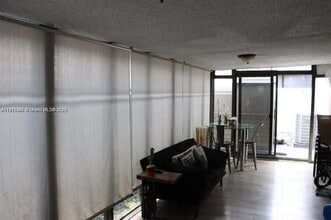 10384 NW 128th Terrace in Hialeah Gardens, FL - Building Photo - Building Photo