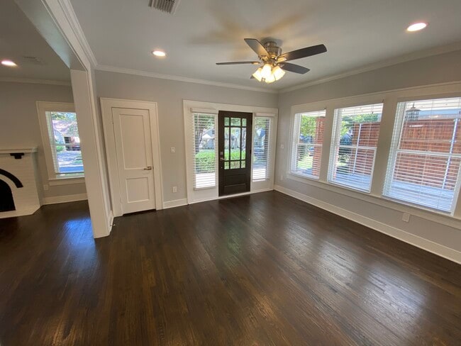 1107 N Winnetka Ave in Dallas, TX - Building Photo - Building Photo