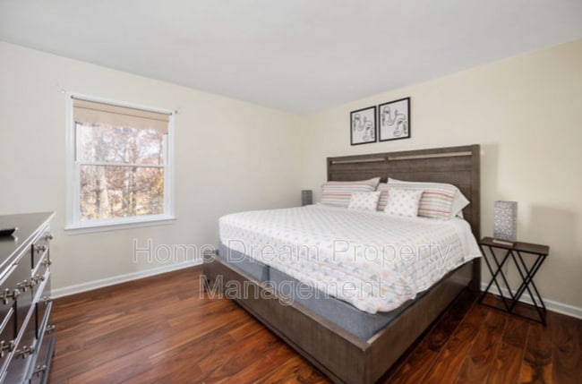 property at 11 Endicott Ln