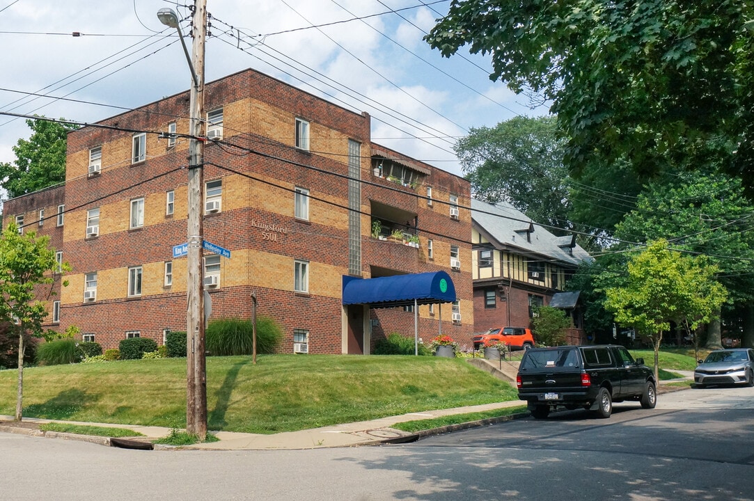 Wellesley Place in Pittsburgh, PA - Foto de edificio