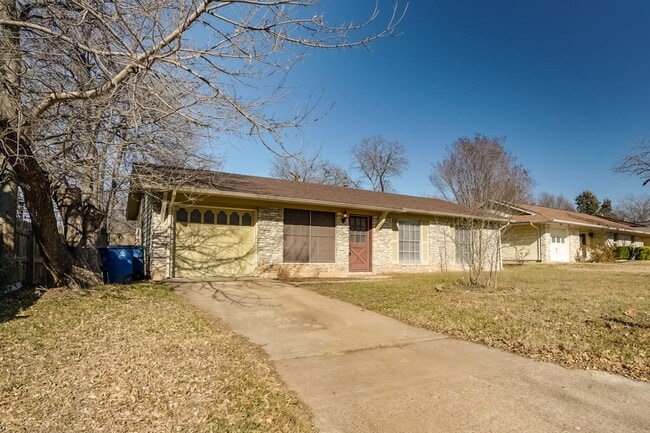 6702 Esther Dr in Austin, TX - Building Photo - Building Photo