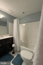 20575 Snowshoe Square in Ashburn, VA - Building Photo - Building Photo