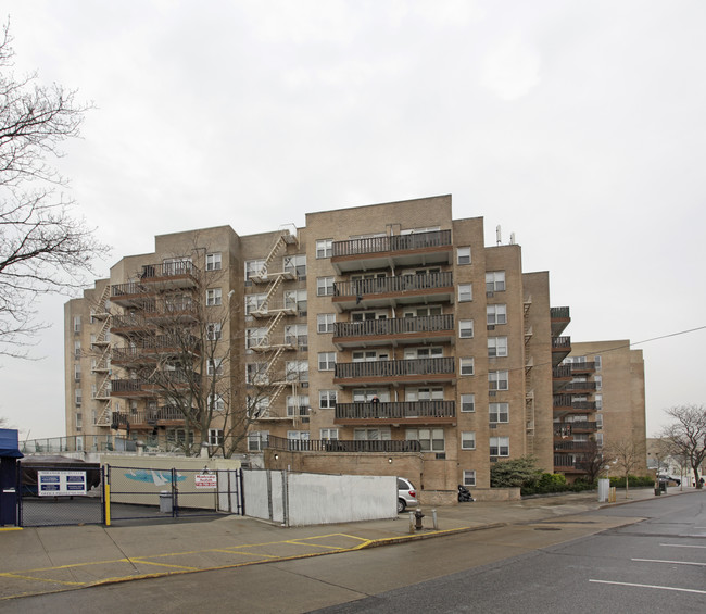 3022 Emmons Ave in Brooklyn, NY - Building Photo - Building Photo