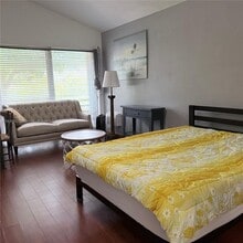 2633 NE 32nd St in Fort Lauderdale, FL - Building Photo - Building Photo