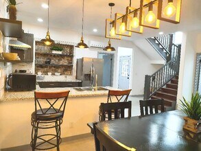 283 Berrydale Ave in Medford, OR - Building Photo - Building Photo