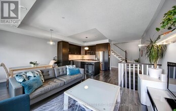 90 Eastwood Park Gardens in Toronto, ON - Building Photo - Building Photo