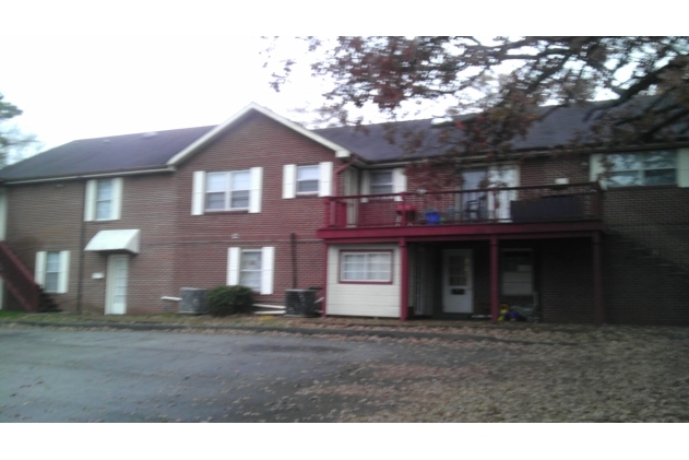 1016 Greenslake Rd in East Ridge, TN - Building Photo