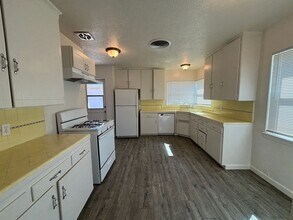 816 W Fedora Ave in Fresno, CA - Building Photo - Building Photo