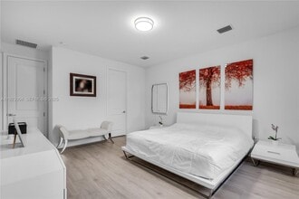 4363 NW 81st Ave in Doral, FL - Building Photo - Building Photo