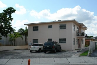 27 Tamiami Blvd in Miami, FL - Building Photo - Building Photo