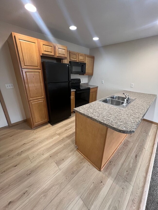 103 12th Ave SE in Aberdeen, SD - Building Photo - Building Photo