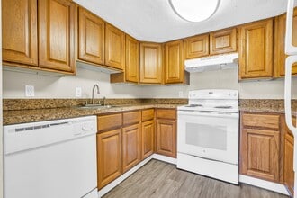 Foxcroft Apartments, LLC in Scarborough, ME - Building Photo - Building Photo