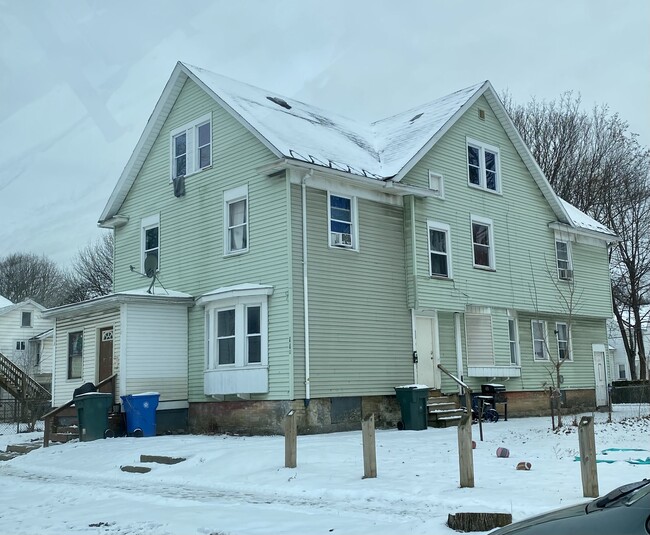 110 Ambrose St, Unit 112 UP