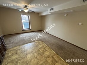 214 S Kline St in Aberdeen, SD - Building Photo - Building Photo