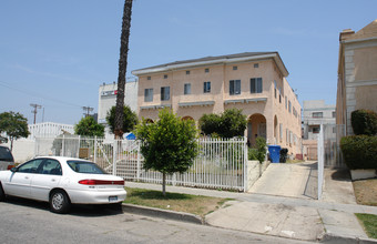 812 S Mariposa Ave in Los Angeles, CA - Building Photo - Building Photo