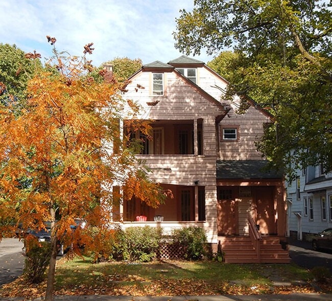 1213 Madison St in Syracuse, NY - Building Photo - Building Photo