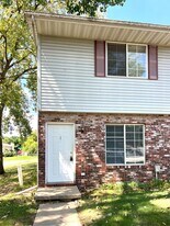 105 Wood Ct in East Peoria, IL - Building Photo