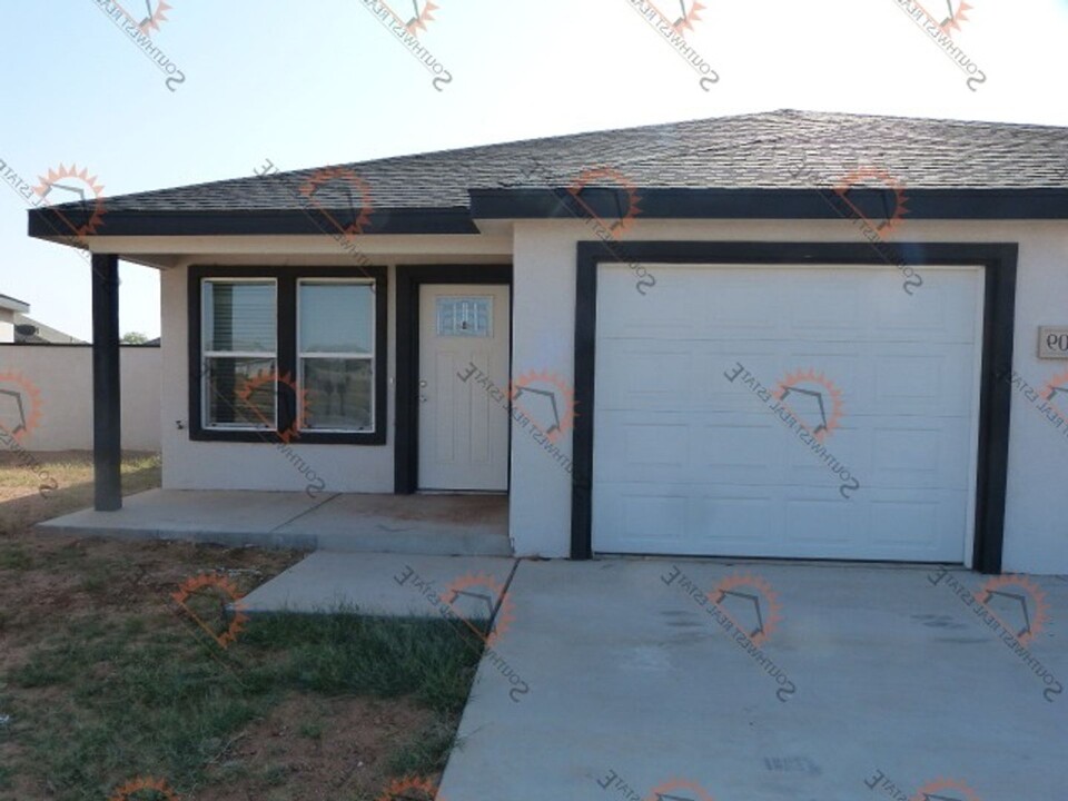 2709 Aldrich Rd-Unit -A in Clovis, NM - Building Photo