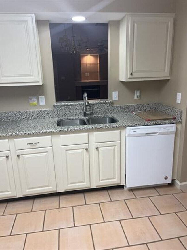 4 Laura Dr in Hammond, LA - Foto de edificio - Building Photo