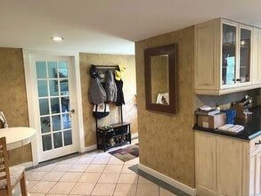 566 W Main St in Cheshire, CT - Building Photo - Building Photo