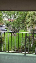 2901 NW 47th Terrace in Lauderdale Lakes, FL - Building Photo - Building Photo