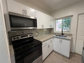 7712 NE 1st Ct in Miami, FL - Building Photo - Building Photo