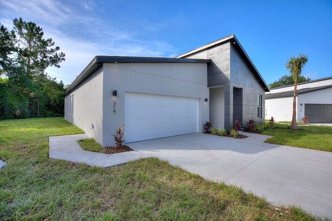 314 Royal Palm Wy in Winter Haven, FL - Building Photo - Building Photo