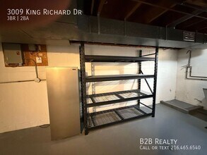 3009 King Richard Dr in Parma, OH - Building Photo - Building Photo