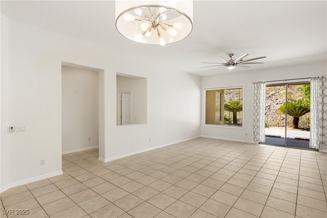 property at 29 Gladewater Dr