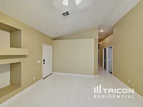 2727 W Richmar Ave in Las Vegas, NV - Building Photo - Building Photo