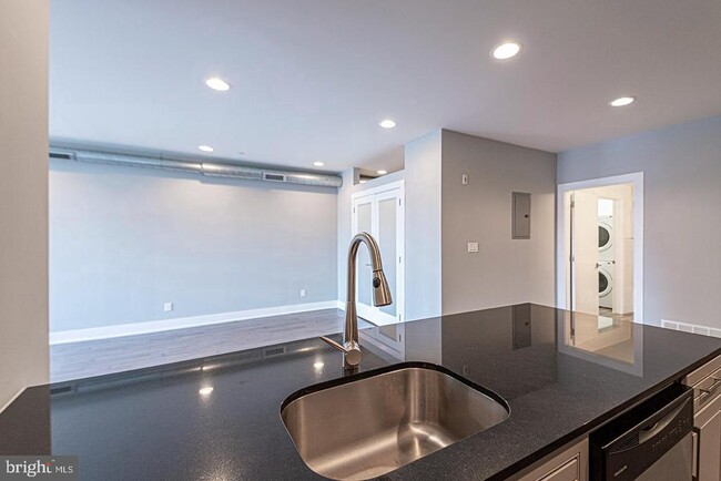 135 N 3rd St in Philadelphia, PA - Building Photo - Building Photo