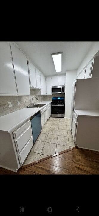 18406 Gresham St in Los Angeles, CA - Building Photo