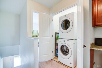 111 Old Tavern Cir in Lynchburg, VA - Building Photo - Building Photo