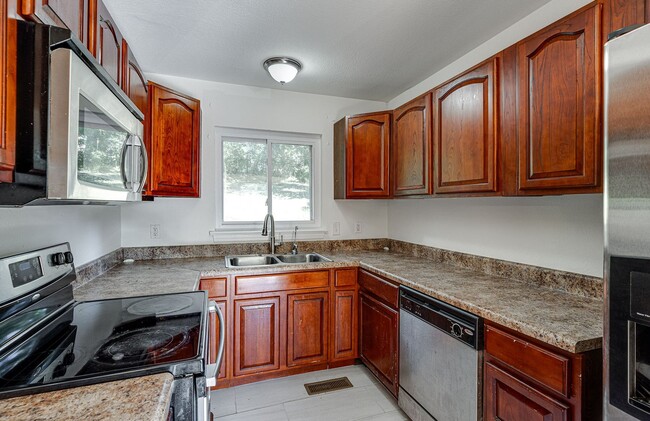 711 Moore St in Chattanooga, TN - Foto de edificio - Building Photo