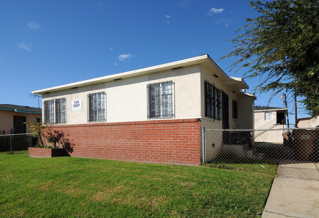 11135 S Mariposa Ave in Los Angeles, CA - Building Photo - Building Photo