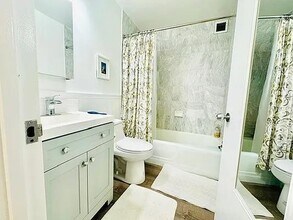 275 Greenwich St in New York, NY - Building Photo - Building Photo
