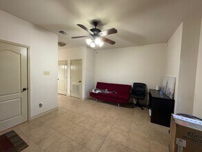 10706 International Blvd in Laredo, TX - Building Photo - Building Photo