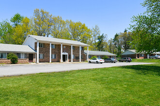 Autumn Woods Apartments in Fort Wayne, IN - Building Photo - Primary Photo